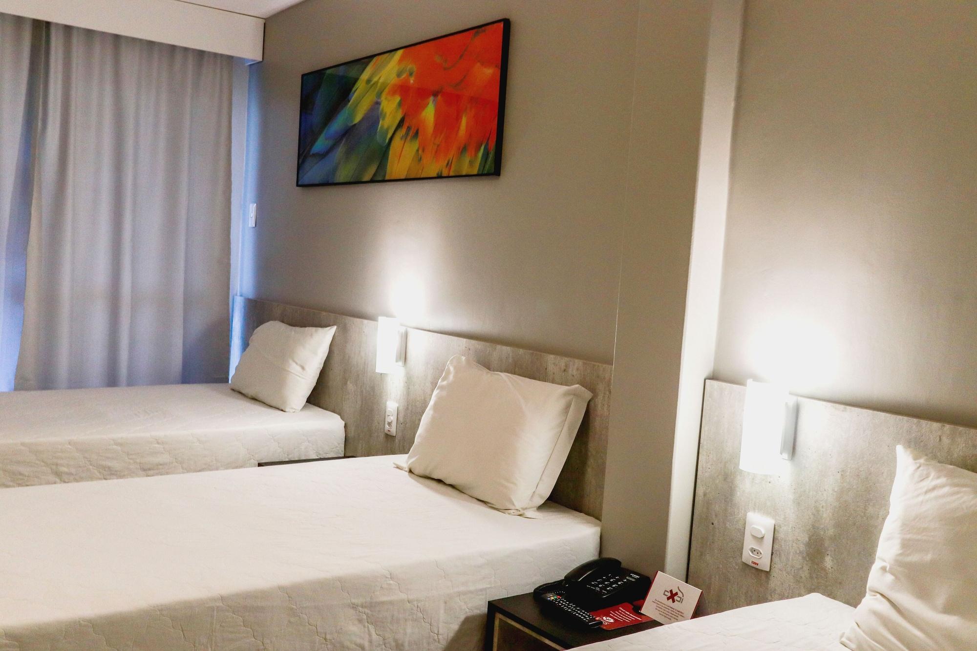 ホテル Brasil Express Balneário Camboriú エクステリア 写真